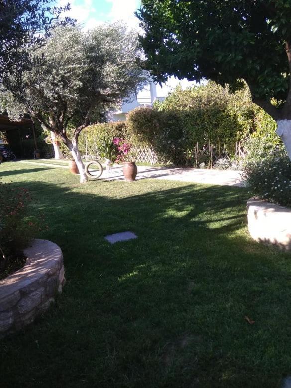 Εξοχική Κατοικία Με Κήπο Στην Άβυθο, Αιγίου Rodhodhafni Luaran gambar